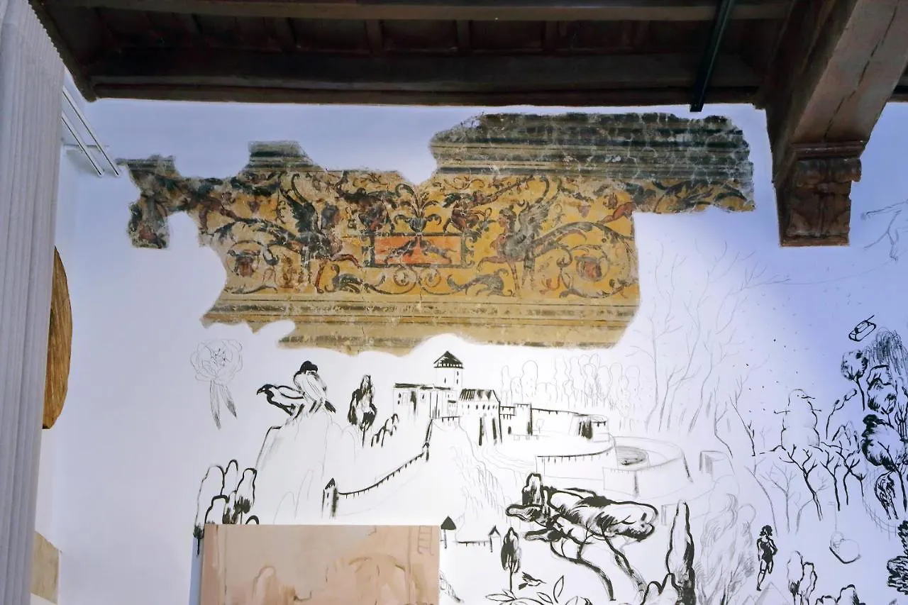 The Eclectic Home Of Collector - Navona Square Rome Apartment